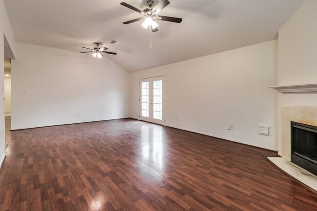 Building Photo - 16127 Kelley Green Ct