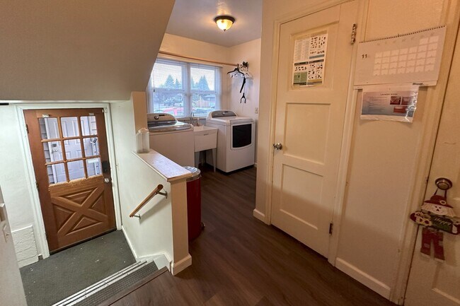 Building Photo - Shankland - 1825 4th