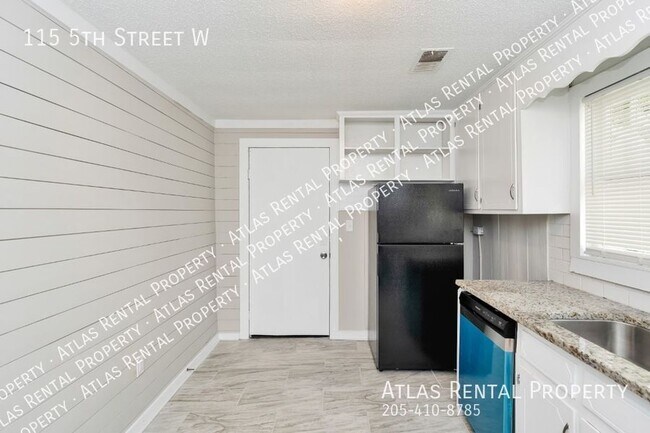 Building Photo - 115 5th St W