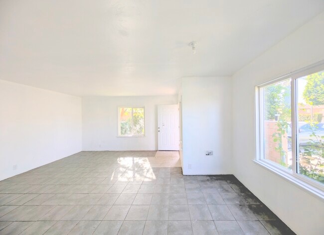 Building Photo - 865 N Glassell St