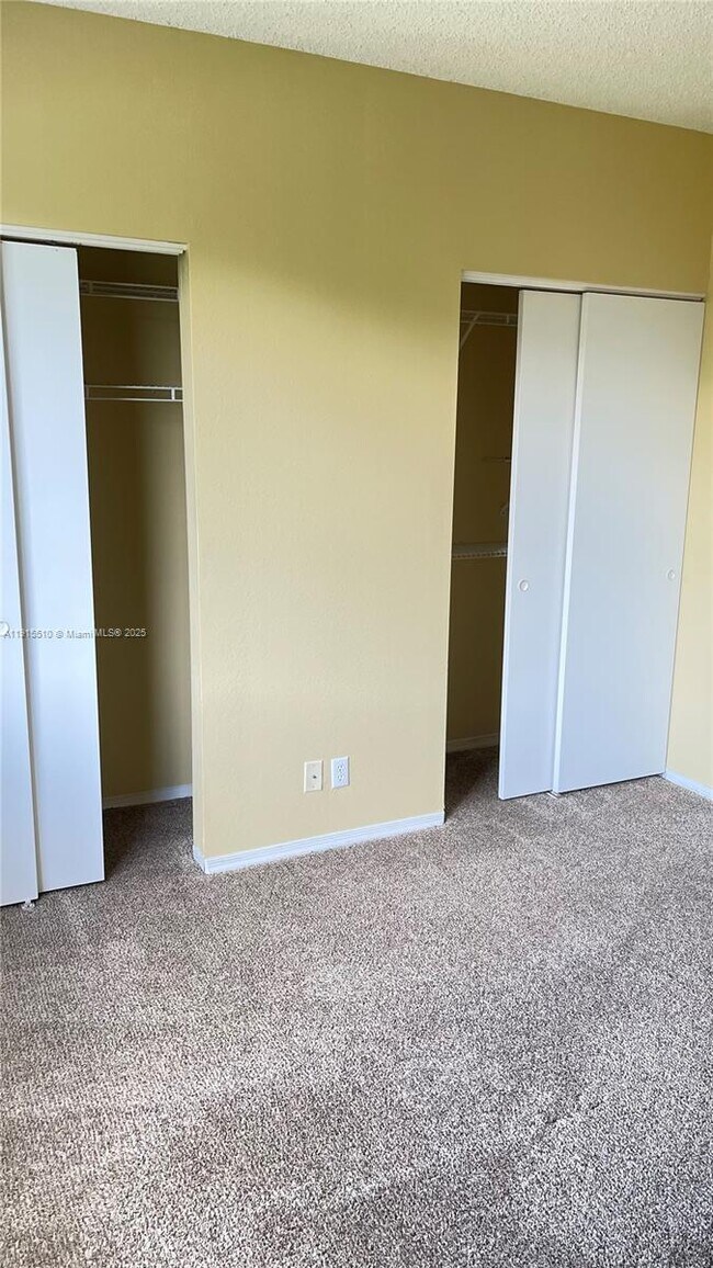 Building Photo - 8110 San Carlos Cir