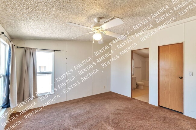 Building Photo - 13320 W El Lobo Rd
