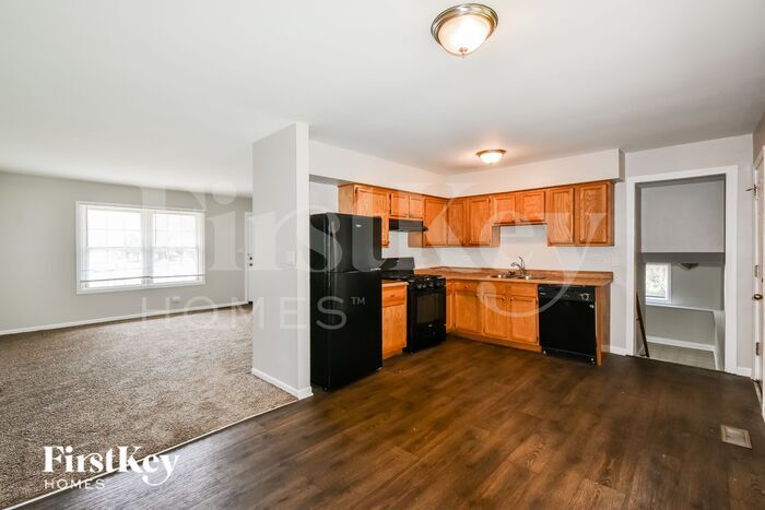 Building Photo - 1493 Glen Ellyn Rd