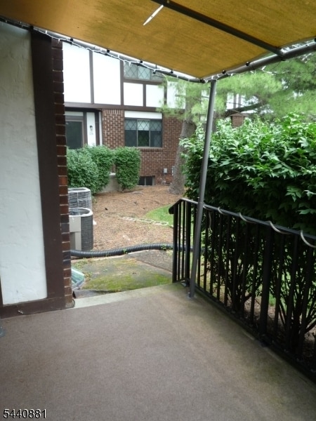 Building Photo - 222 Wildflower Ln