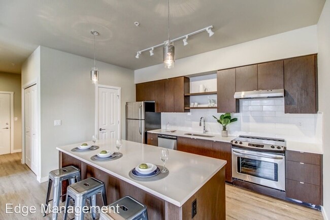 Building Photo - 331-331 NE 79th Ave