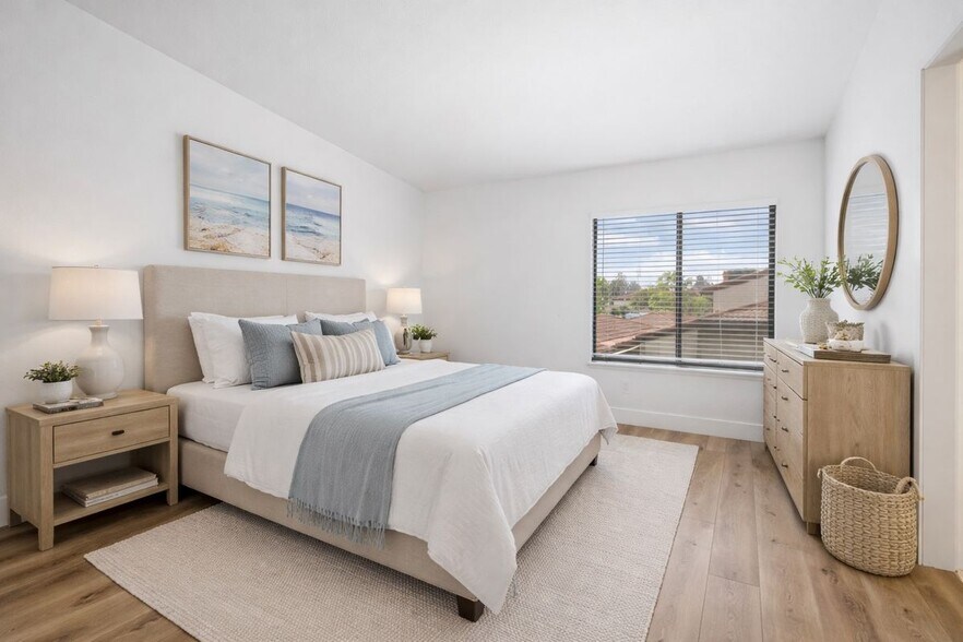 Building Photo - 25702 Seaside Dr