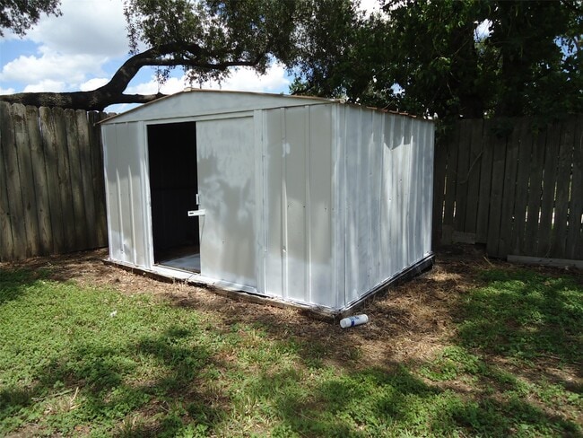 Building Photo - 7610 Lemma Dr