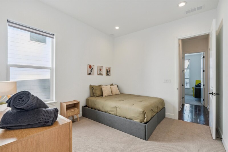 Building Photo - 264 Kitselman Dr