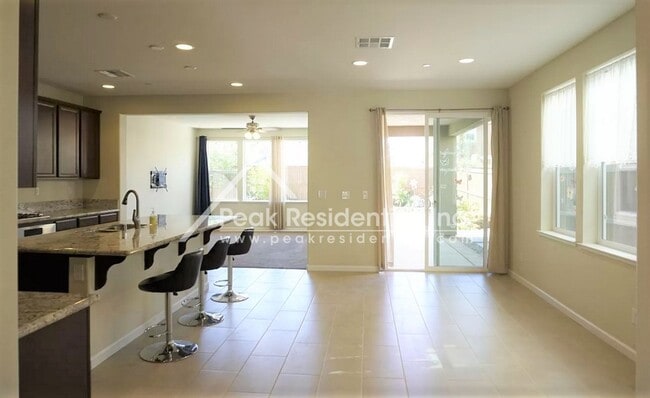 Building Photo - Wonderful Elk Grove 4bd/3ba Home with 2 Car Garage & Loft Area