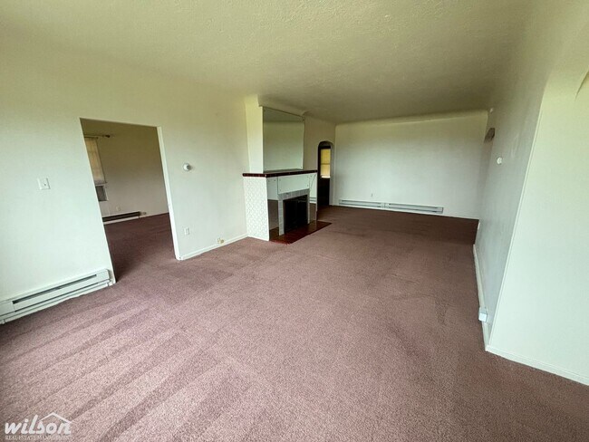 Building Photo - 216 S 49th St