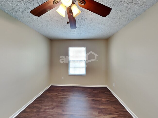 Building Photo - 3848 Sugarbark Dr