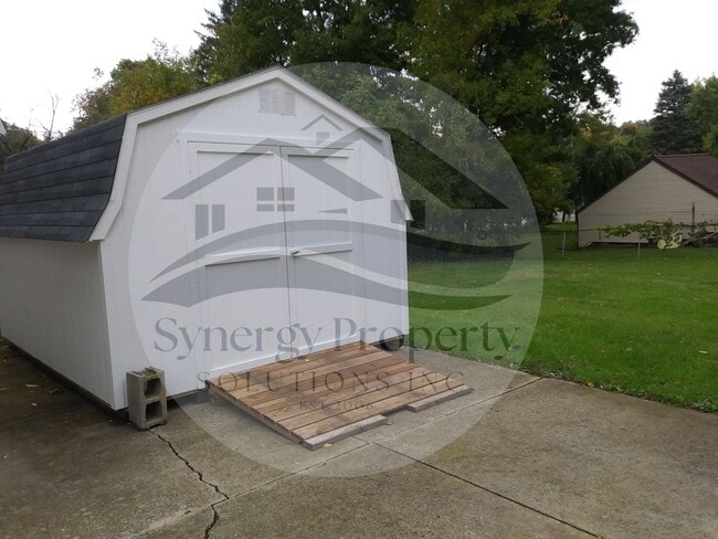 Building Photo - Madison Home Available Now