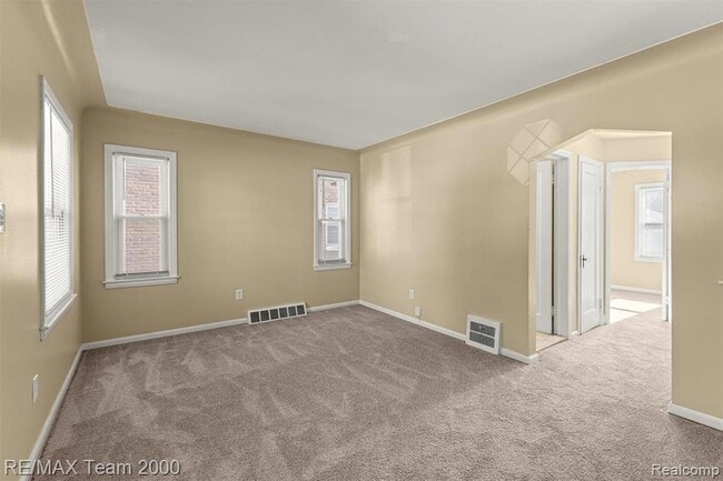 Building Photo - 3339 Lincoln St