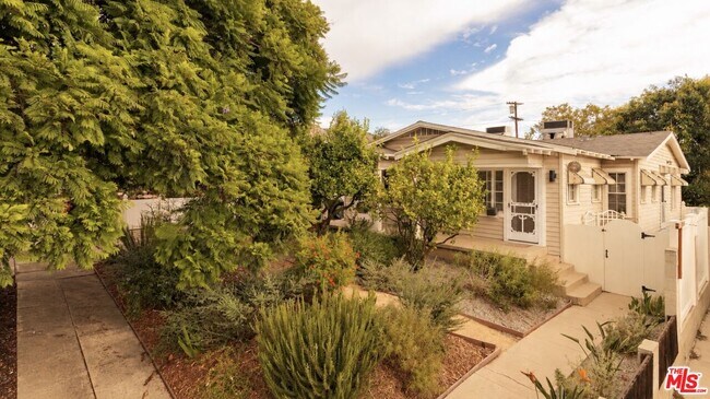 Building Photo - 5126 Windermere Ave