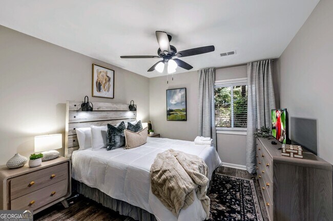 Building Photo - 2660 Indian Lake Dr