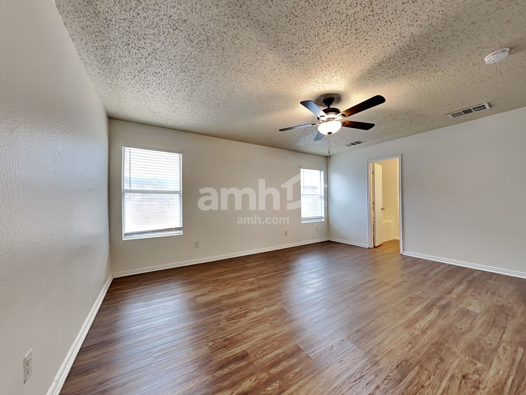 Building Photo - 5205 Bedfordshire Dr