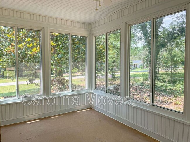 Building Photo - 46 Long Forest Dr
