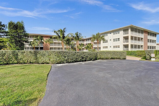 Building Photo - 2501 S Ocean Blvd