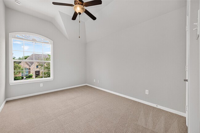 Building Photo - 50 Vershire Cir