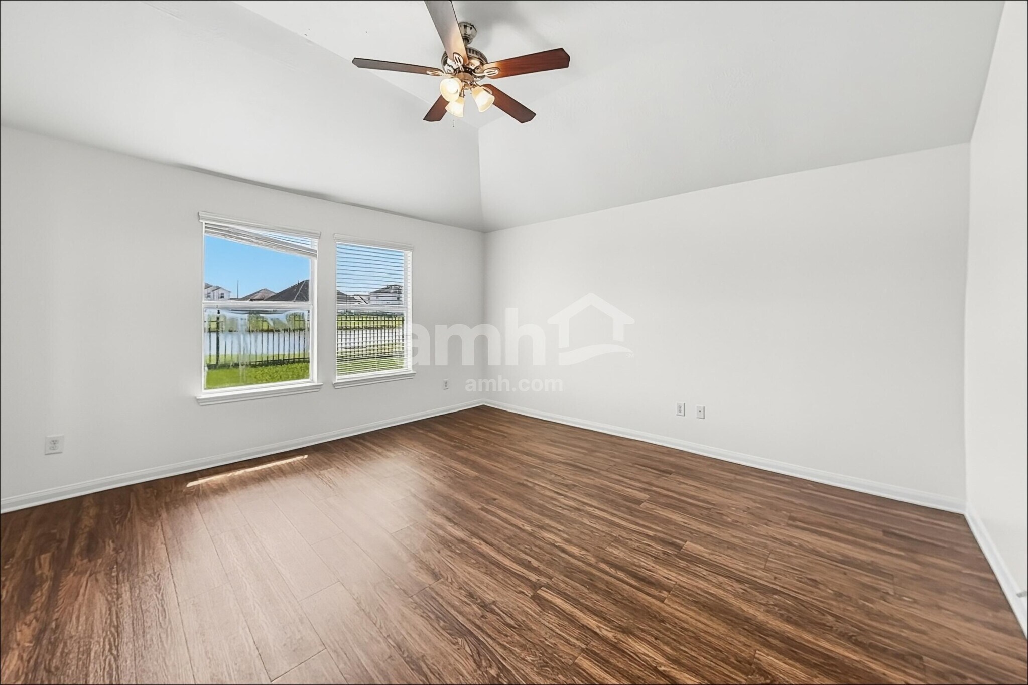 Building Photo - 22 Mira Loma Dr