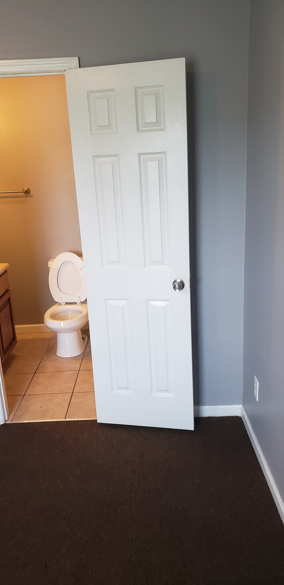 Bed Room Bathroom Upstairs - 2717 Pineview Dr