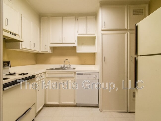 Building Photo - 4311 Cole Ave