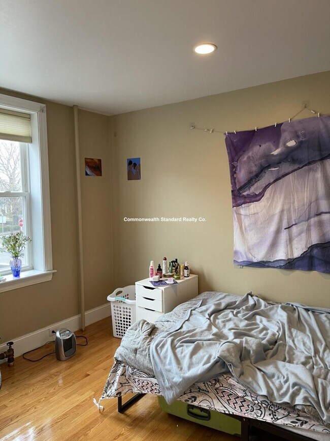 Building Photo - 4 bedroom in Brookline MA 02446