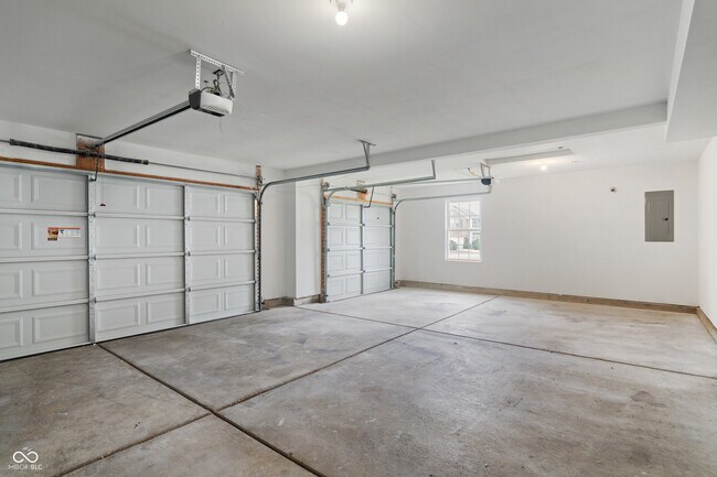 Building Photo - 2310 Liatris Dr