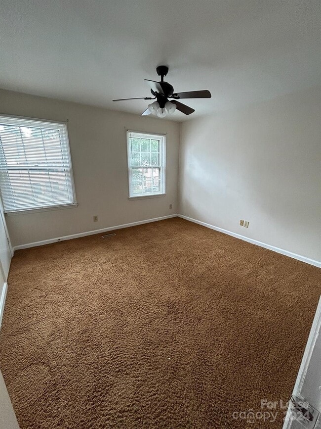 Building Photo - 6420 Old Pineville Rd