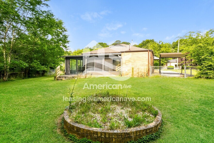 Building Photo - 509 Annie Laura Dr