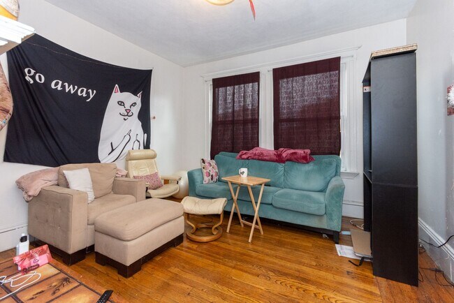 Building Photo - Fantastic 3 bed 1 Bath in Allston