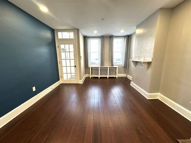 Building Photo - Stunning 4-Bedroom Townhome in the Heart of Fishtown! Available NOW!