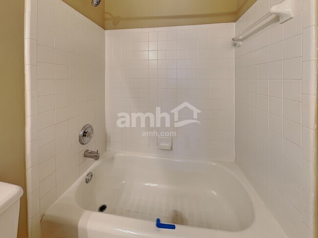 Building Photo - 5715 Oxborough Way