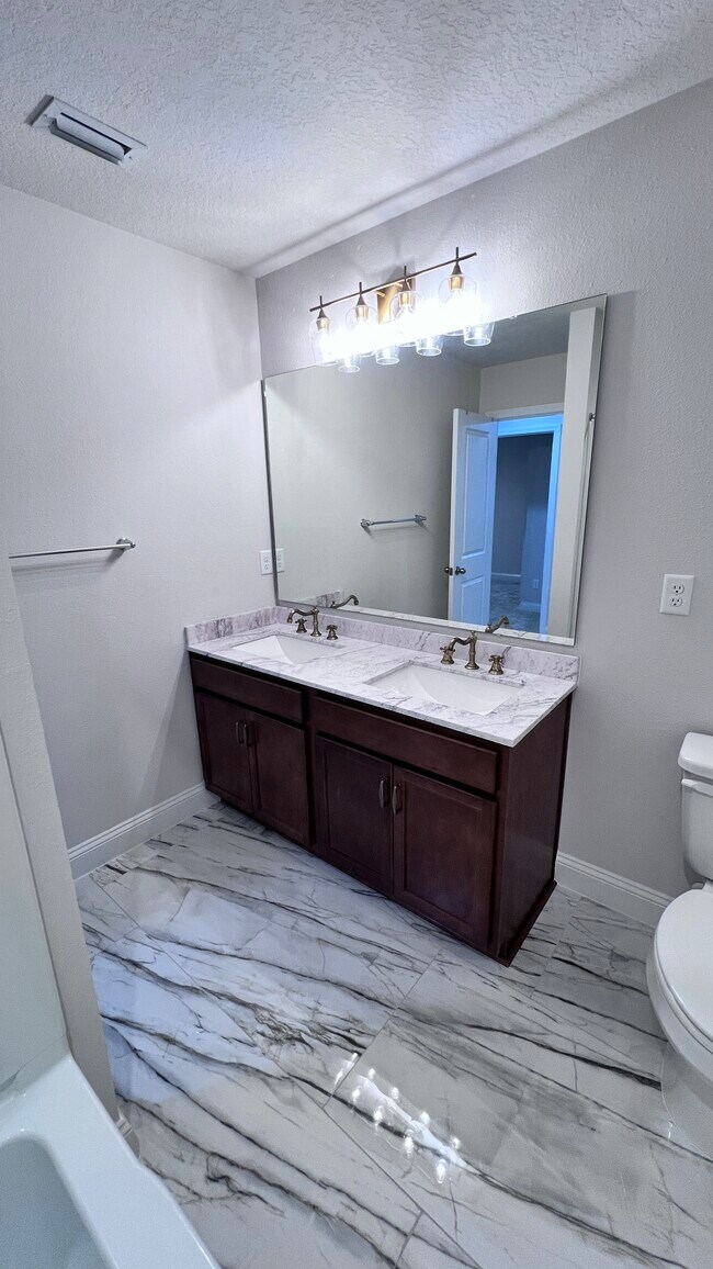 Building Photo - 1841 Cogdill Trace