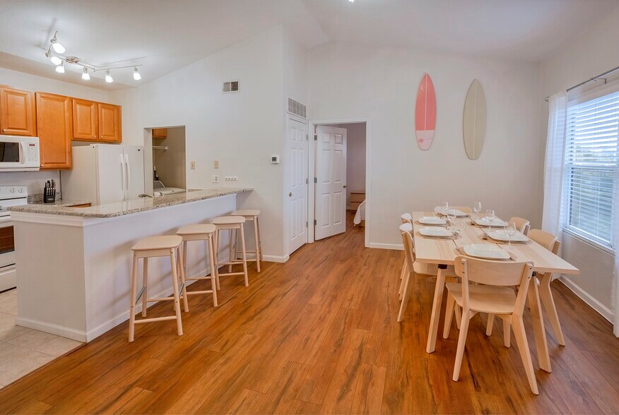 Building Photo - 10764 70th Ave