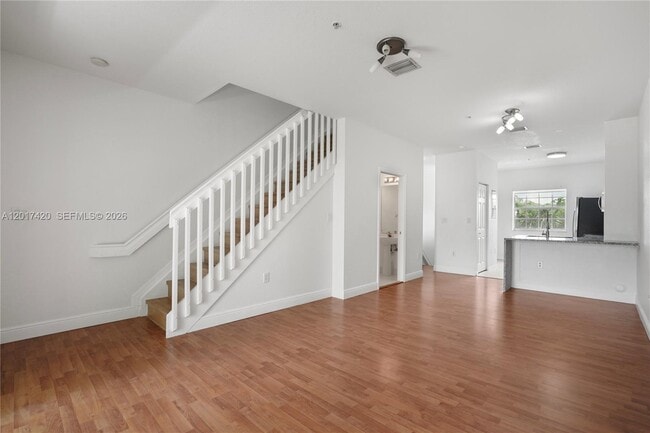 Building Photo - 5610 NW 114th Pl