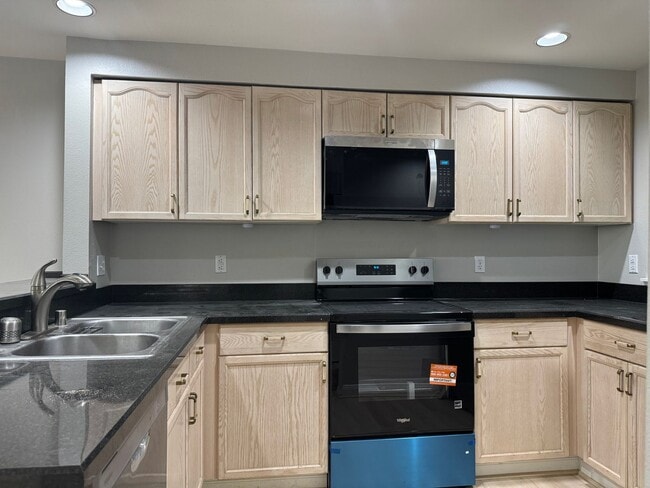 Building Photo - CLICK "REQUEST A TOUR" NOW!