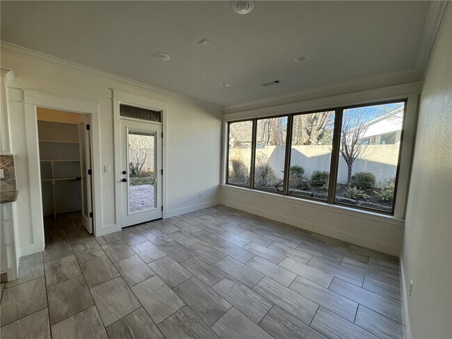 Building Photo - 21 S Prairie Dunes Dr