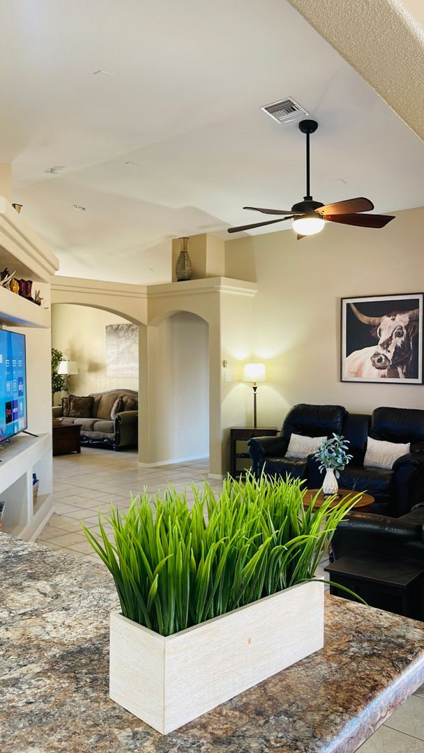 Building Photo - Fully furnished Rental Available Now