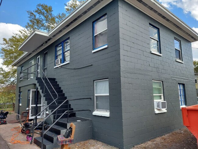Building Photo - 1785 Mt Herman St