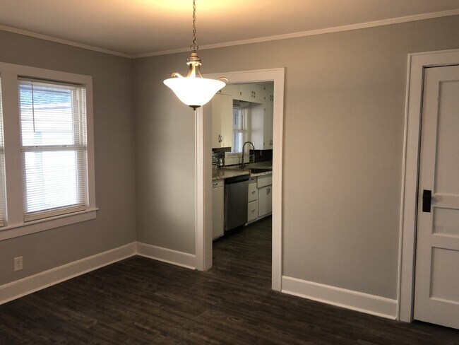 Building Photo - 1090 Brown Ave