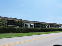 Building Photo - 3111 Gardens E Dr