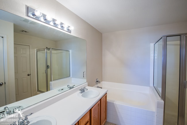 Building Photo - Spacious and Lovely Two-Story 3Bdm 2.5Ba Home in Centennial.