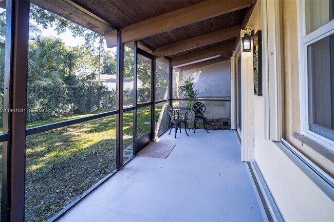 Building Photo - 135 Essex Rd