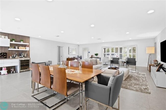 Building Photo - 2801 NE 59th St