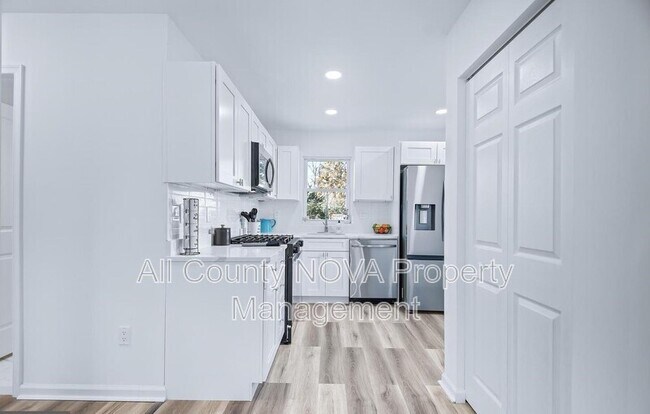 Building Photo - 5606 Elberton Pl