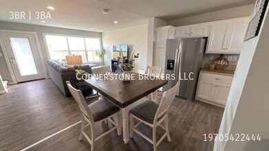 Building Photo - 217 Drai St