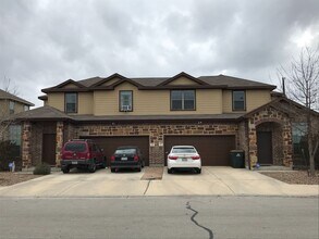 Building Photo - Townhome for rent