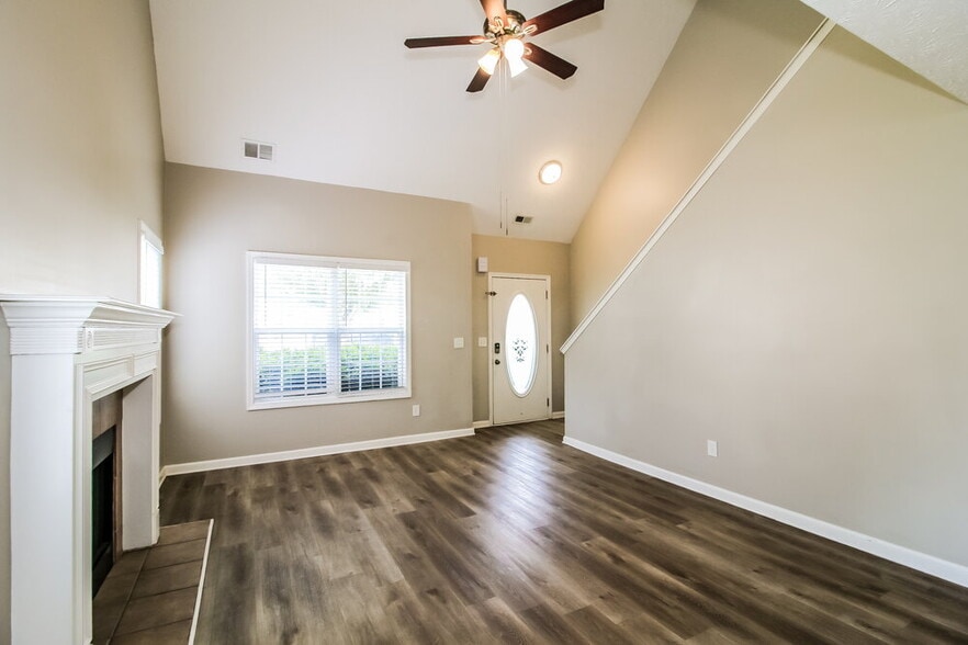 Building Photo - 216 Rivergate Ct
