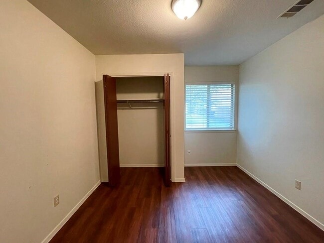 Building Photo - 4508 Dorsett Oaks Cir